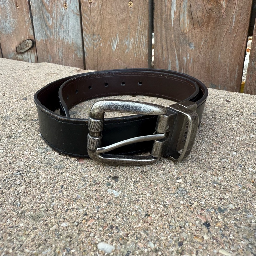 LEVIS Boys Reversible Black Brown Bonded Leather Belt Size 26-28